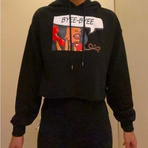 Graphic cropped hoodie